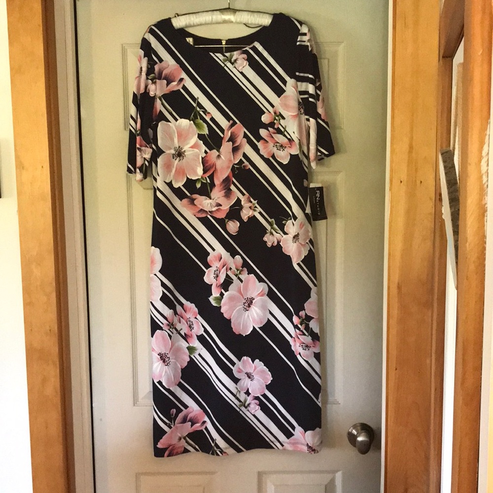 RNstudio, size 10 really pretty dress
